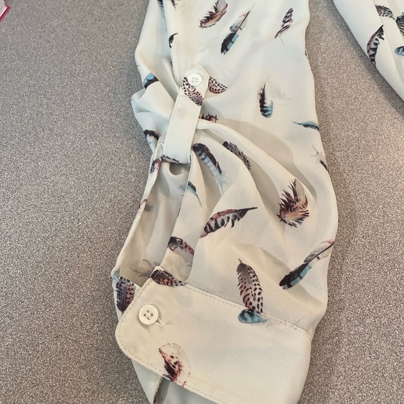 Reitmans - long sleeve button down blouse. Size XS - Picture 3 of 9